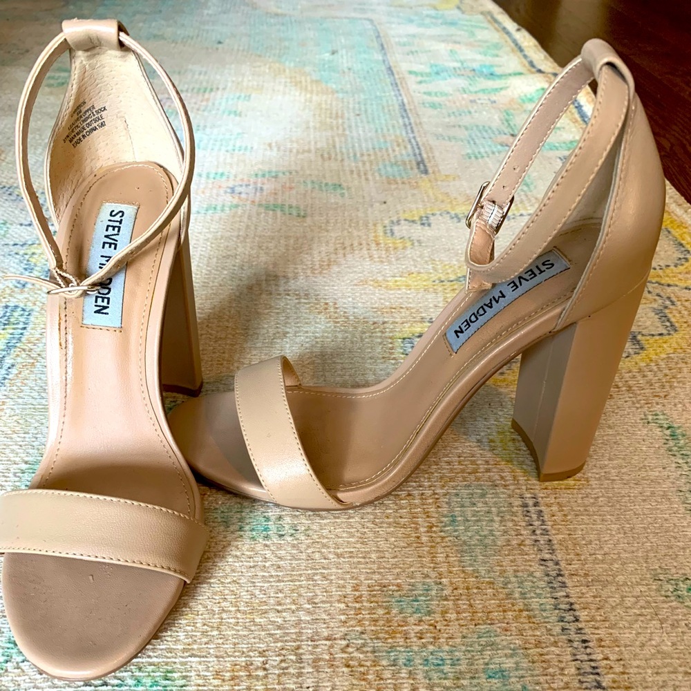 Steve Madden Carrson heel, size 6!